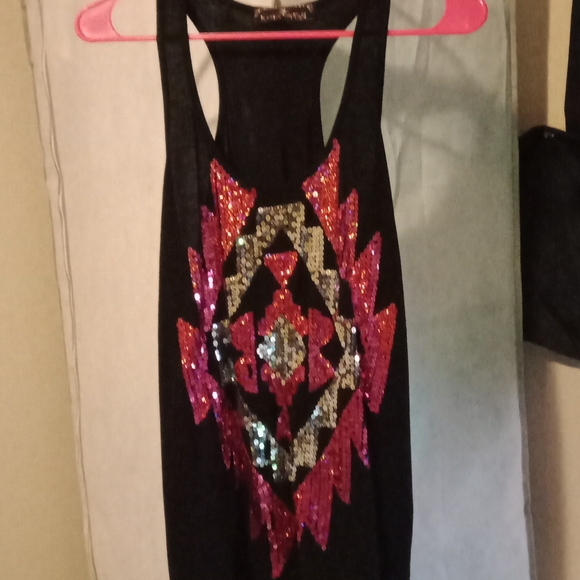 Blouses - Picture 16 of 17